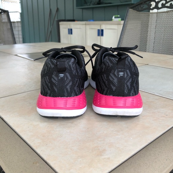 Fila tennis shoes - Picture 4 of 5